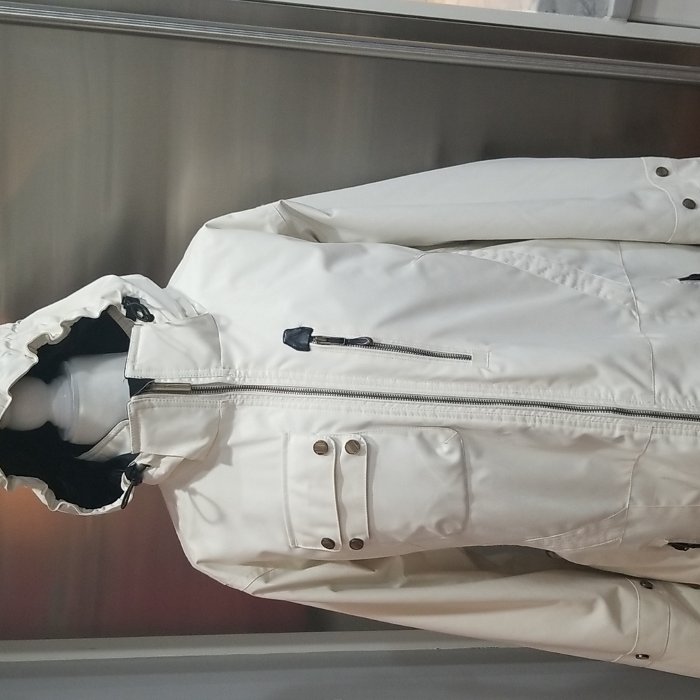 Women’s OberMeyer  size 20, white ski jacket, removable lining and hood